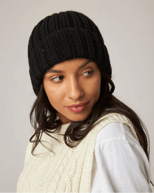 PEREGRINE Merino Wool Milliner Ribbed Beanie Black