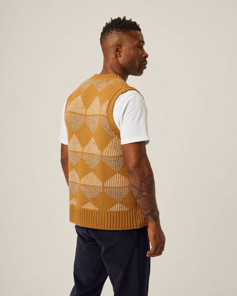 PEREGRINE Men´s Pattern Wool Peak Sweater Vest  Wheat